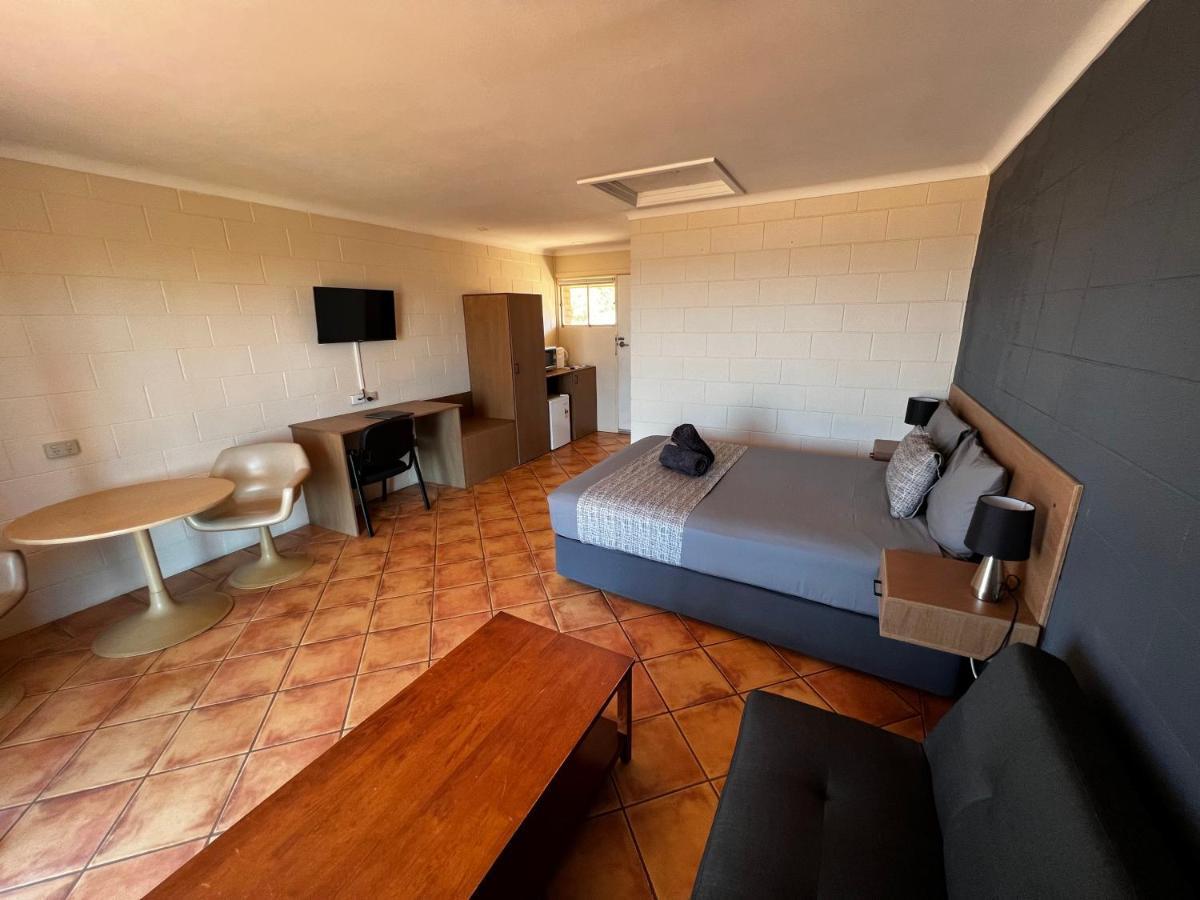 Hospitality Port Hedland Motel Buitenkant foto