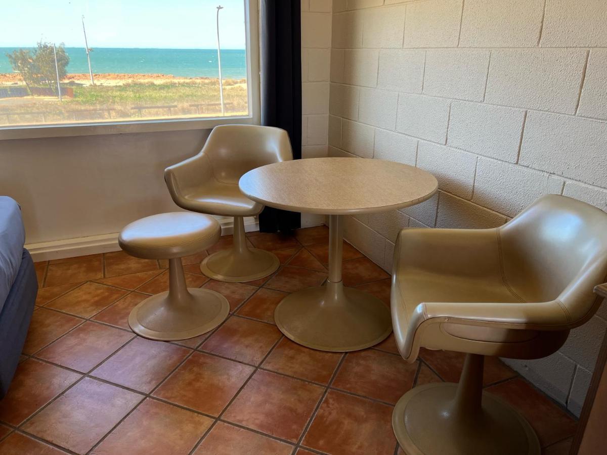 Hospitality Port Hedland Motel Buitenkant foto