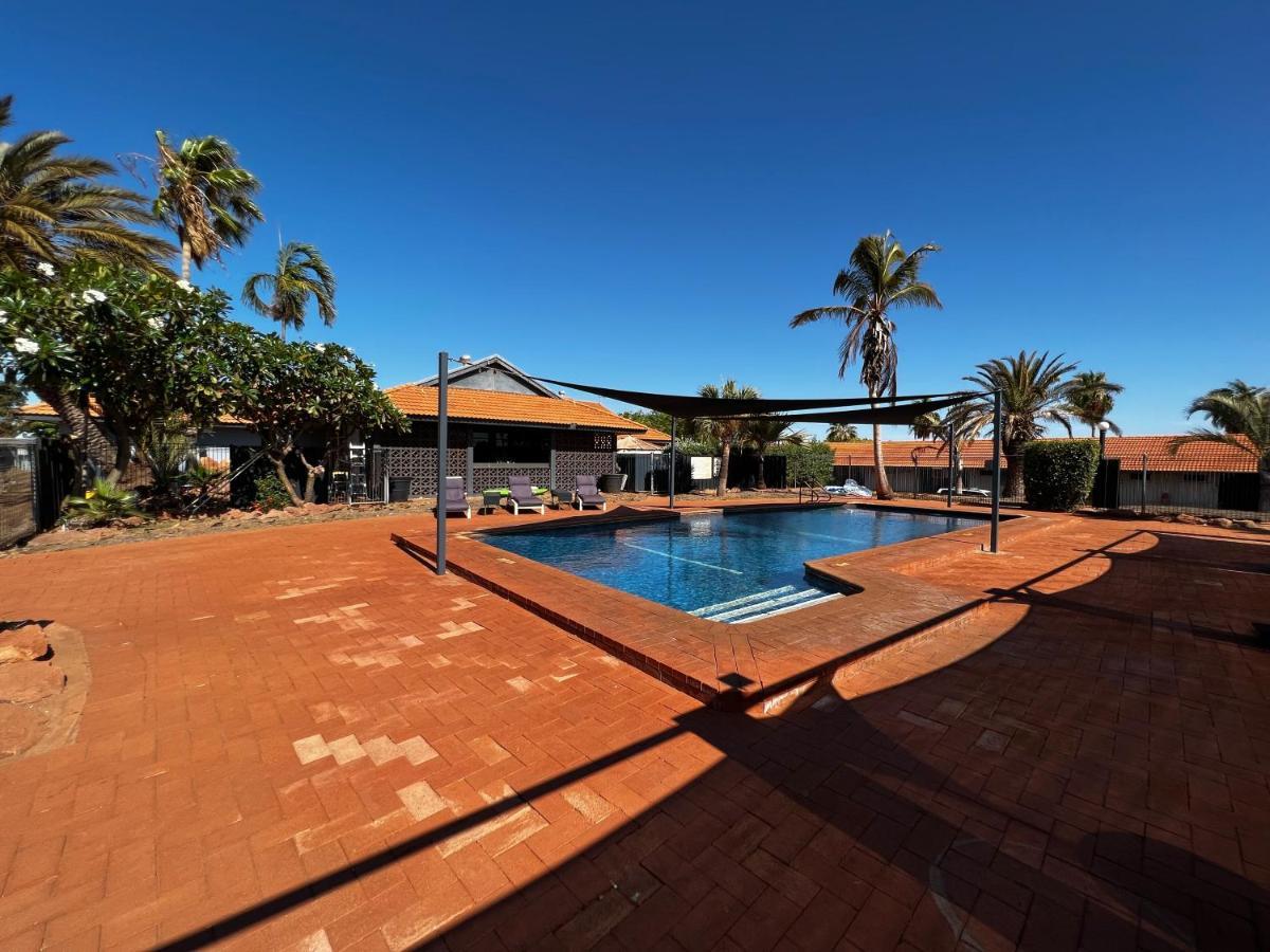 Hospitality Port Hedland Motel Buitenkant foto