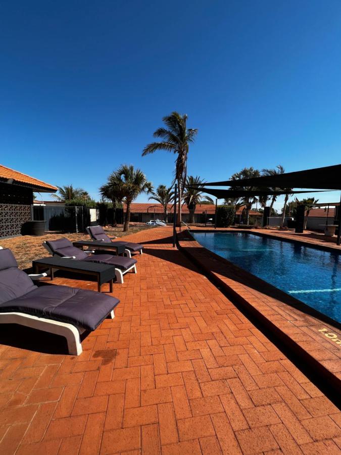 Hospitality Port Hedland Motel Buitenkant foto