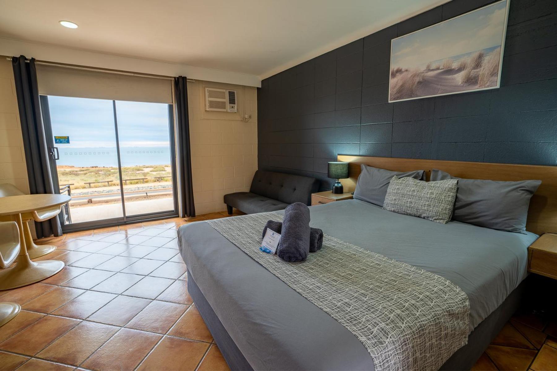 Hospitality Port Hedland Motel Buitenkant foto