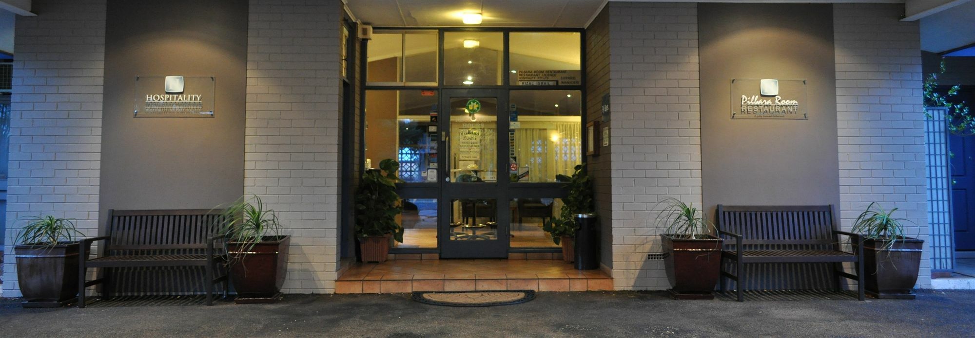 Hospitality Port Hedland Motel Buitenkant foto